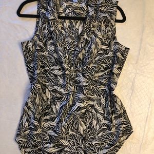 Black and white print top